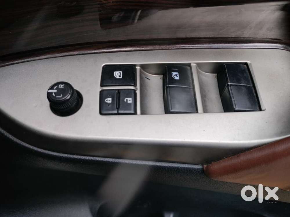 Toyota Innova Crysta 2.8 Gx At 8s, 2018, Diesel
