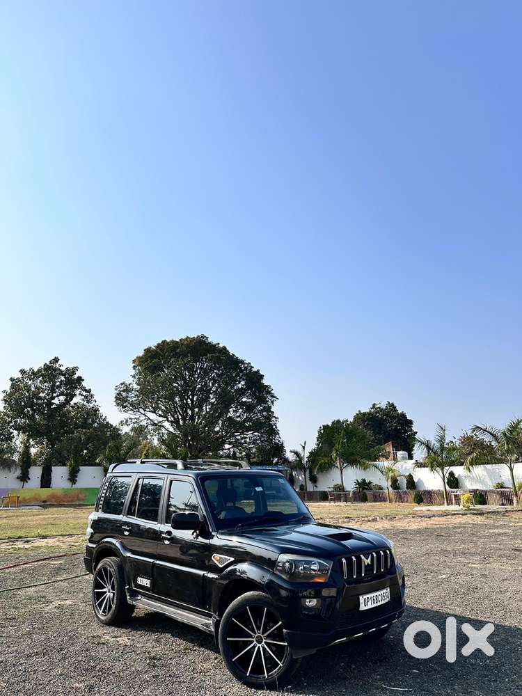 Mahindra Scorpio S10