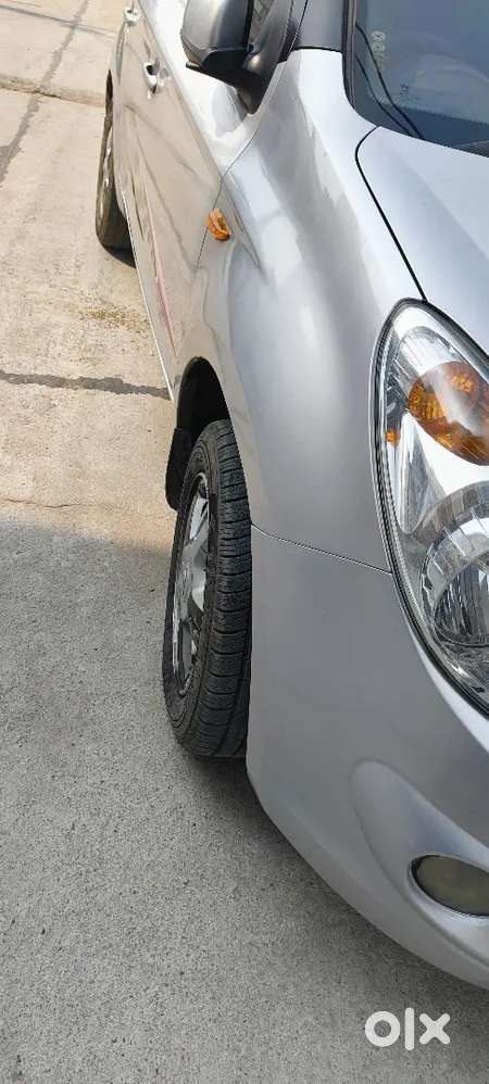 Hyundai I20 Asta Manual 2011