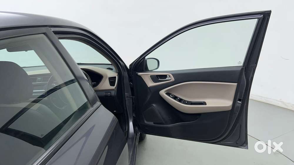 Hyundai Elite I20 1.2magna Executive At, 2018, Petrol