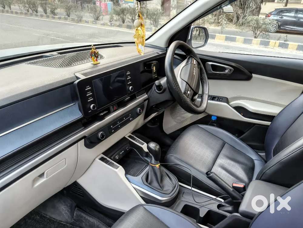 Kia Carens Clavis 2025