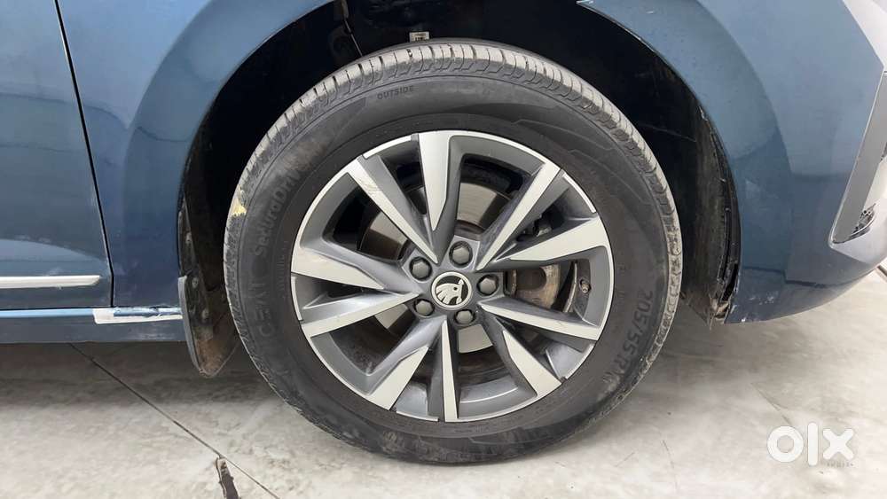 Skoda Slavia Style 1.0l Tsi Mt, 2024, Petrol