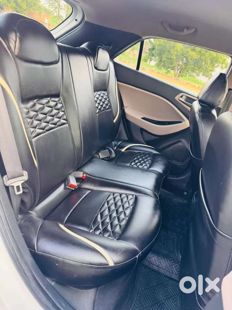 Hyundai Elite I20 1.2magna Executive At, 2018, Petrol