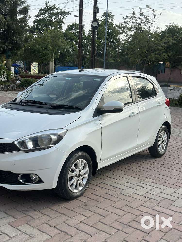 Tata Tiago Xza, 2017, Petrol