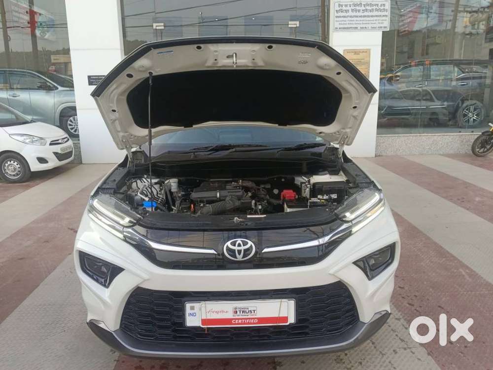 Toyota Innova Crysta 2.4 G Mt, 2025, Petrol