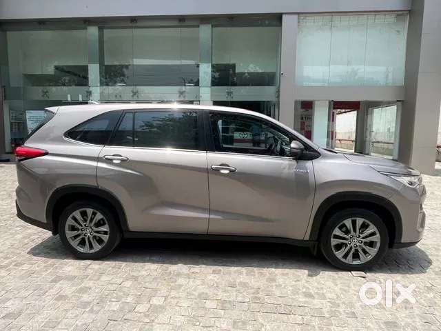 Toyota Innova Hycross 2.0 Zx (o) Hybrid 7 Str, 2024, Petrol