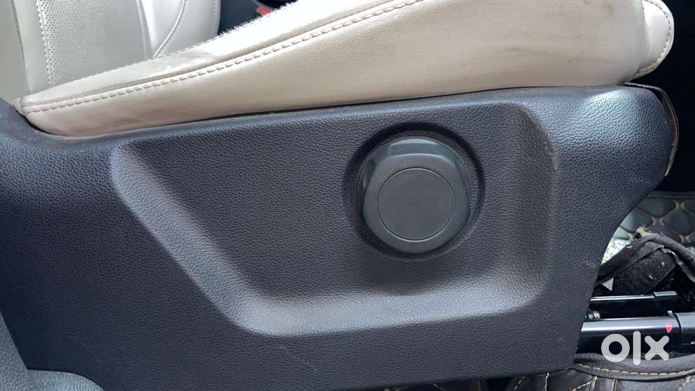 Mahindra Xuv700 2.0 Ax 7 Petrol Mt Str, 2021, Petrol