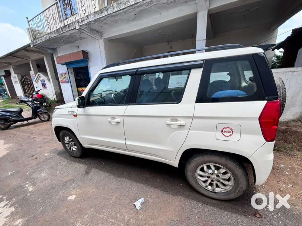Mahindra Tuv 300 2018