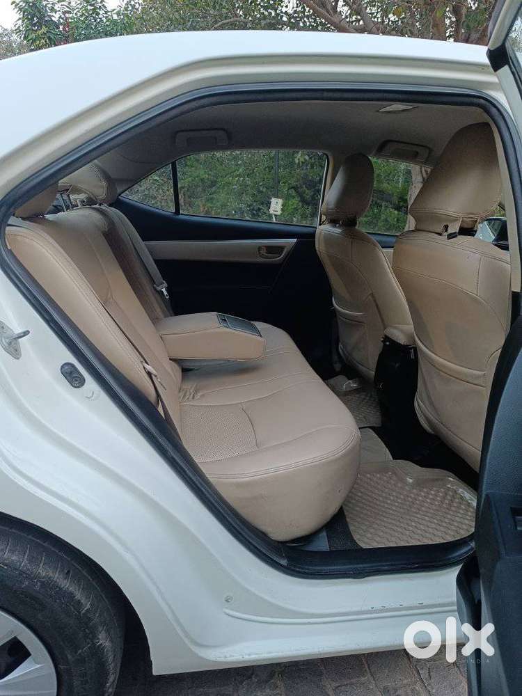 Toyota Corolla Altis 1.8 J, 2015, Petrol