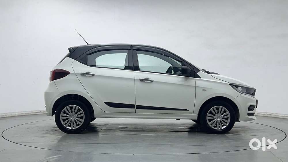 Tata Tiago 1.2 Revotron Xm Cng, 2025, Cng & Hybrids