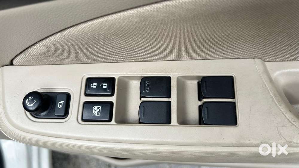 Maruti Suzuki Dzire 1.2 Vxi, 2023, Petrol
