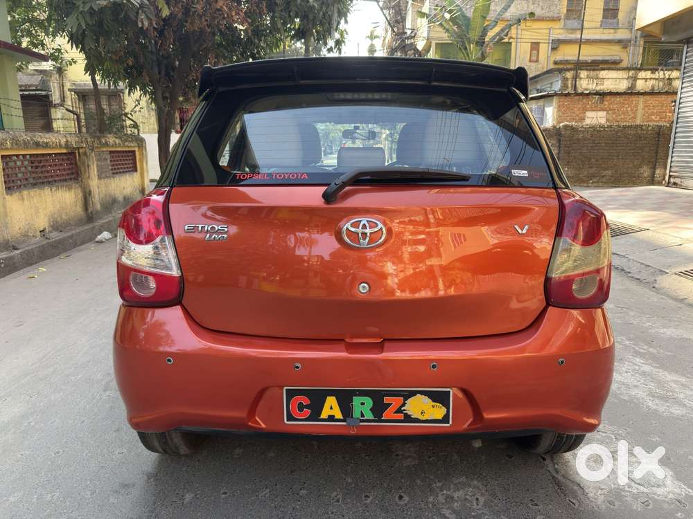 Toyota Etios Liva V Dual Tone, 2018, Petrol