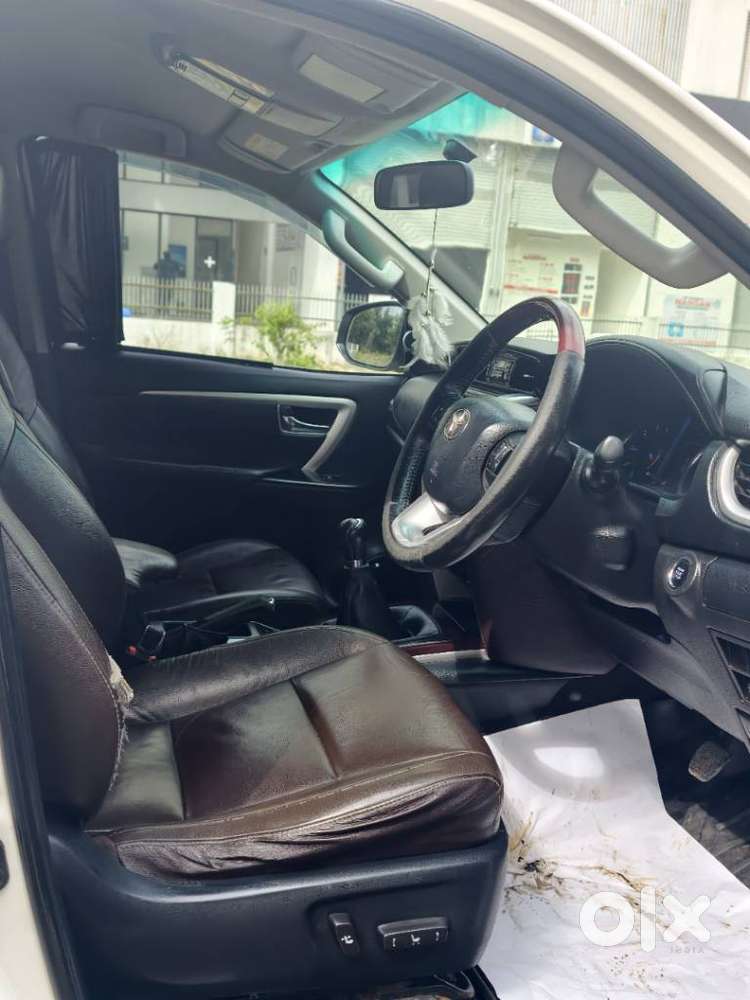 Toyota Fortuner 4x2 Manual, 2017, Diesel