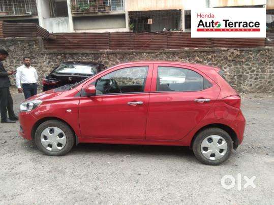 Tata Tiago 1.2 Revotron Xt (o), 2017, Petrol