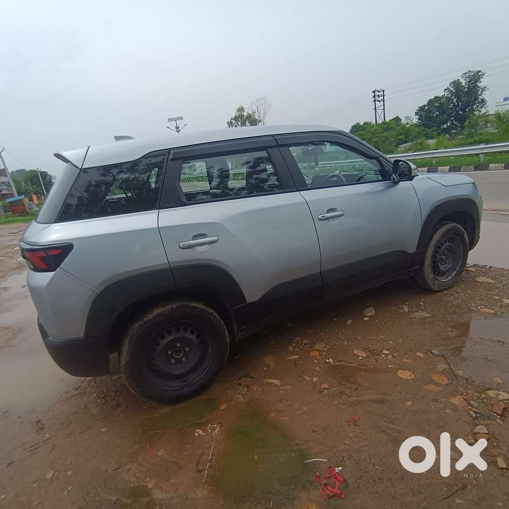 Maruti Suzuki Brezza 1.5 Vxi Smart Hybrid, 2023, Petrol