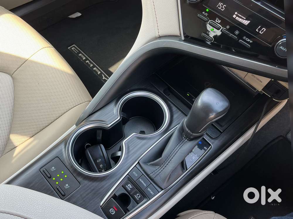 Toyota Camry Hybrid, 2024, Electric