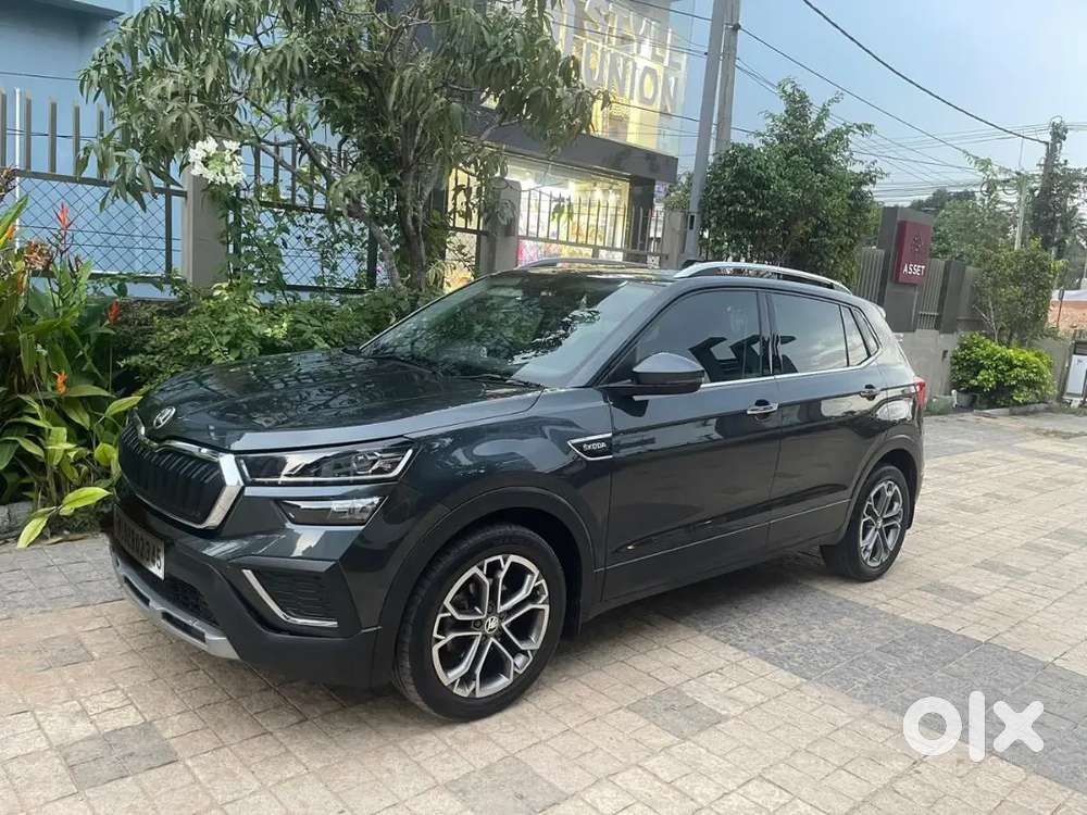 Lady Drove Skoda Kushaq Style Varient