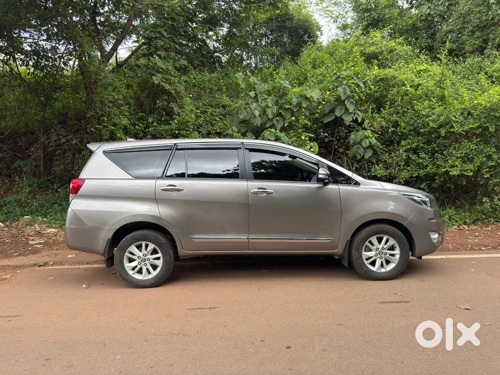 Toyota Innova Crysta 2016