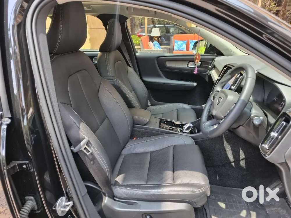 Volvo Xc40 Showroom Condition  Only 2150 Kms Run