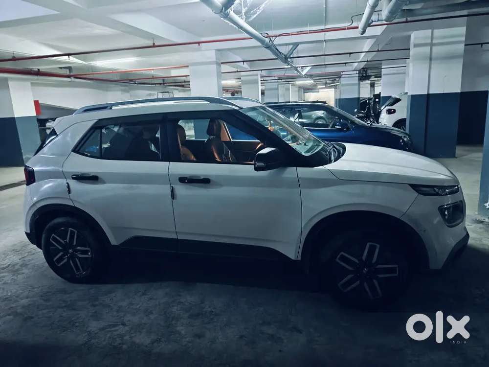 Hyundai Venue 2021 Petrol Well Maintained