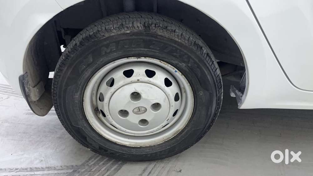 Tata Tiago 1.2 Revotron Xm, 2016, Petrol