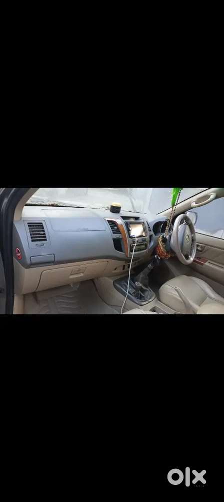 Toyota Fortuner 2012 Diesel 300000 Km Driven