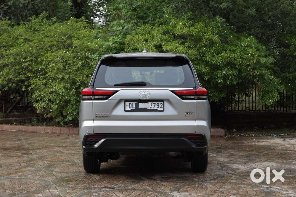 Toyota Innova Hycross 2.0 Vx (o) Hybrid 7 Str, 2026, Cng & Hybrids