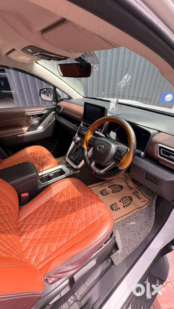 Toyota Innova Hycross 2023