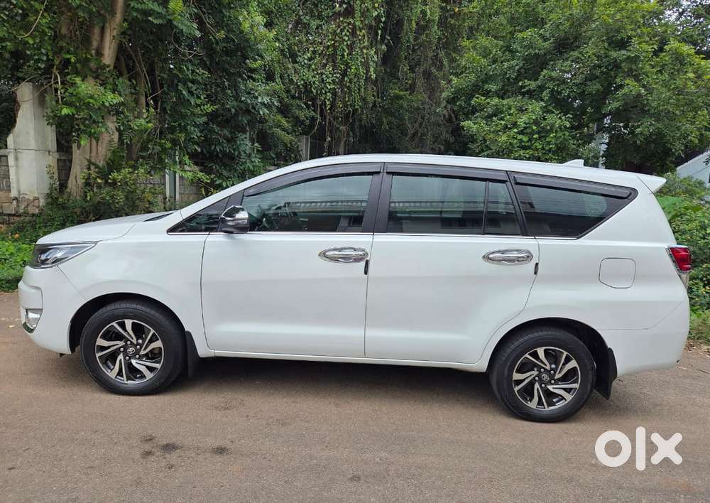 Toyota Innova Crysta 2.4 V 7 STR, 2024, Diesel