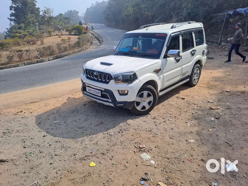 Mahindra Scorpio S6 Plus 2017 Diesel Manual