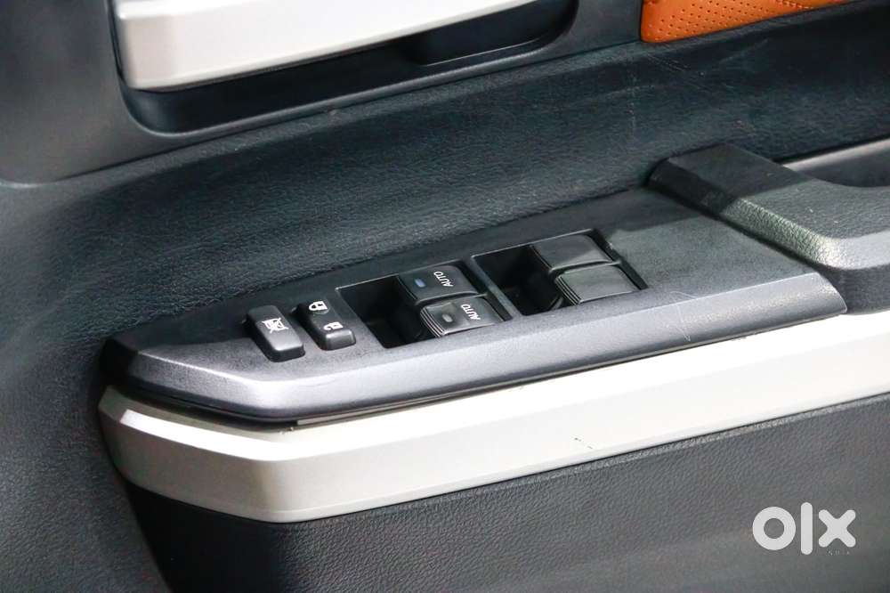 Toyota Tundra Twin Cabin, 2024, Petrol
