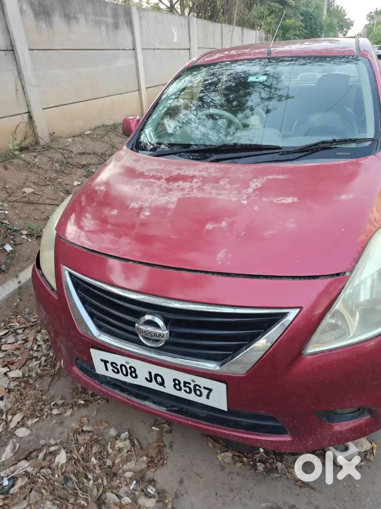 Nissan Sunny 2012