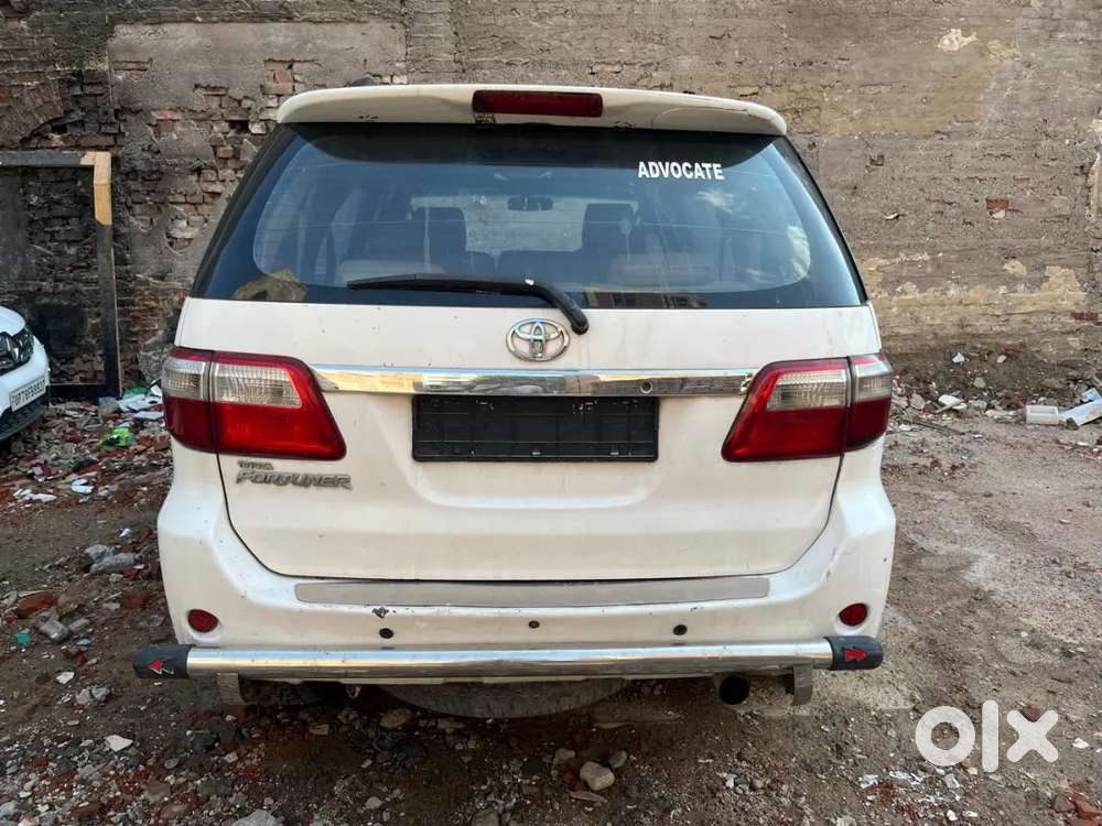 Toyota Fortuner 2012 Diesel 270625 Km Driven