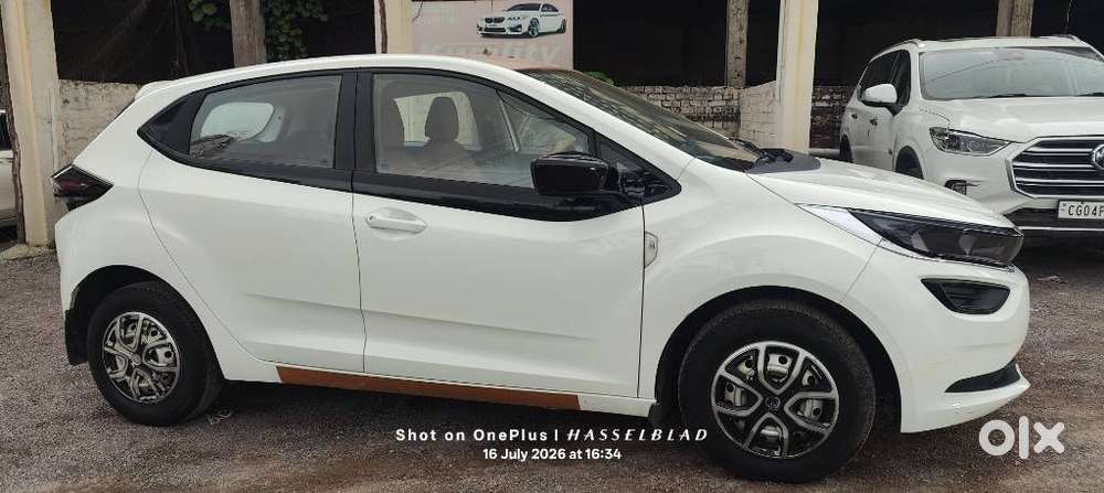 Tata Altroz 1.2 Xe, 2020, Petrol