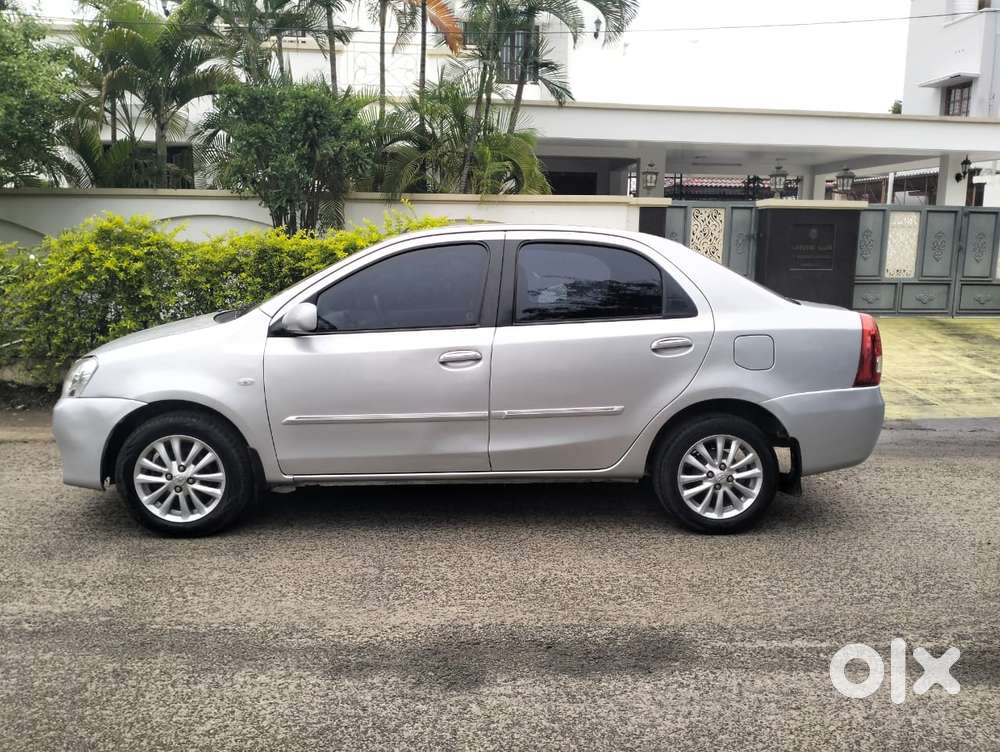 Toyota Etios V, 2011, Petrol