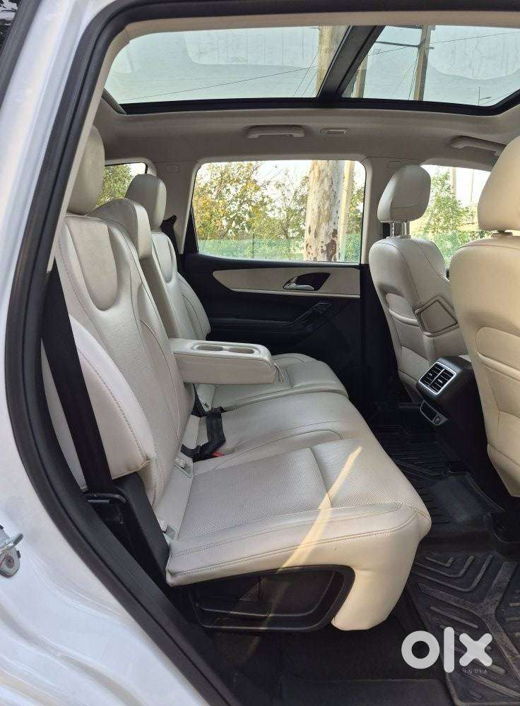 Mahindra Xuv700 2.2 Ax 7 Diesel At Str, 2024, Diesel