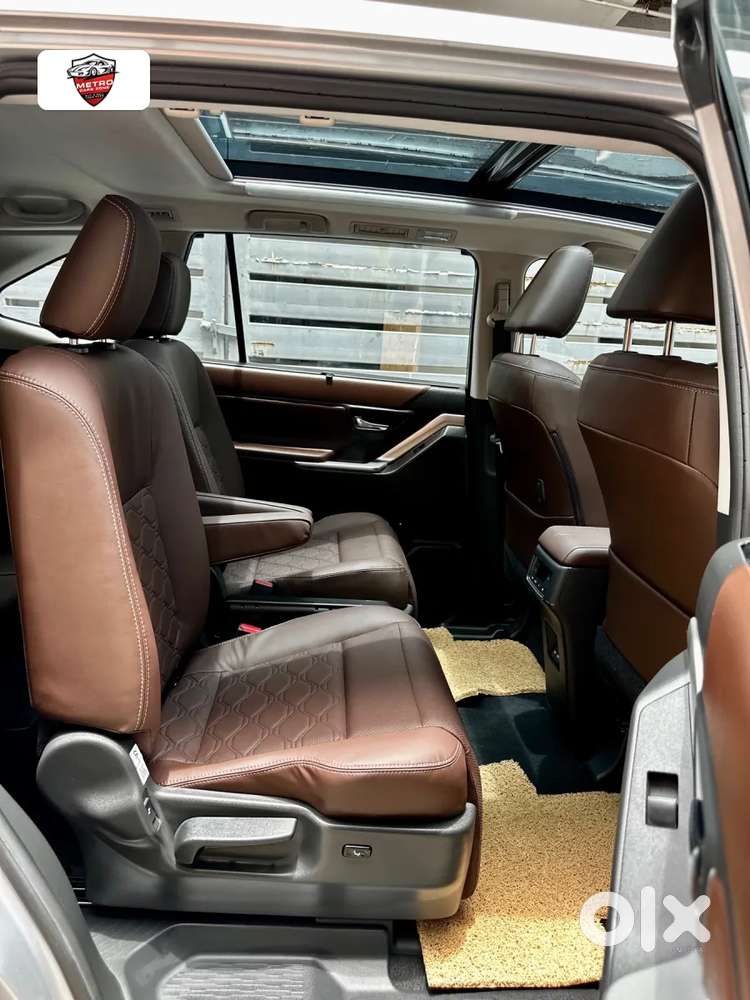 Toyota Innova Hycross 2.0 Zx (o) Hybrid 7 Str, 2025, Petrol