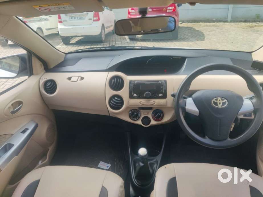 Toyota Etios 1.5 V, 2017, Petrol