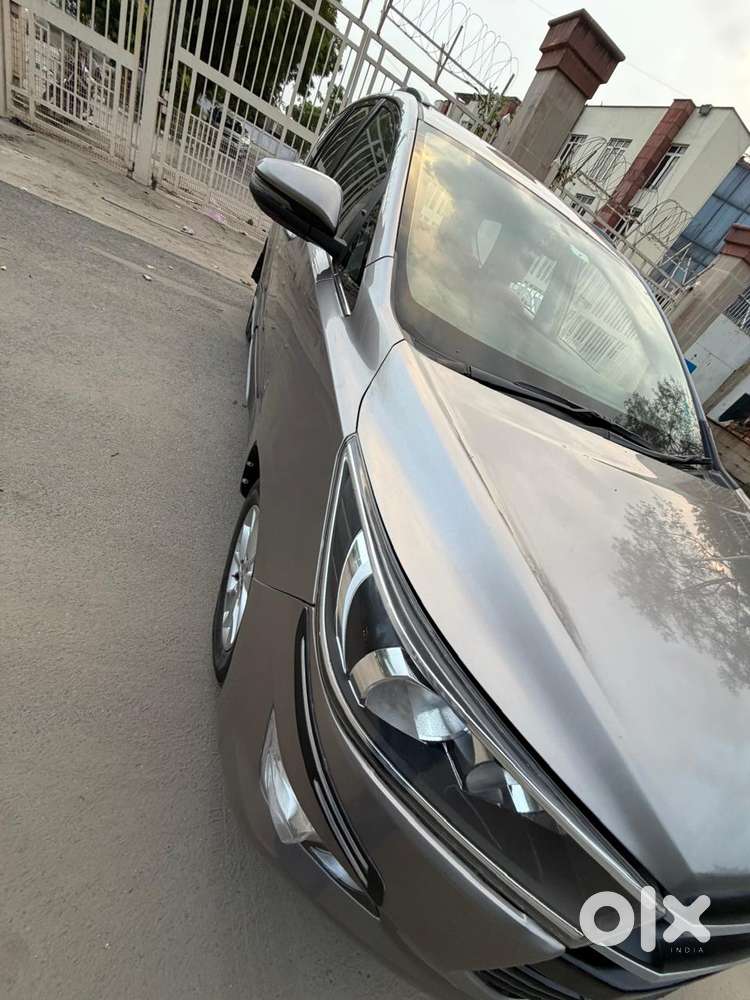 Toyota Innova Crysta 2.8 Gx At 8s, 2019, Diesel