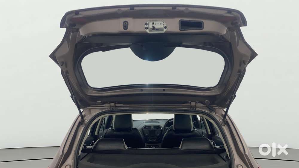 Tata Tiago 1.2 Revotron Xza, 2018, Petrol