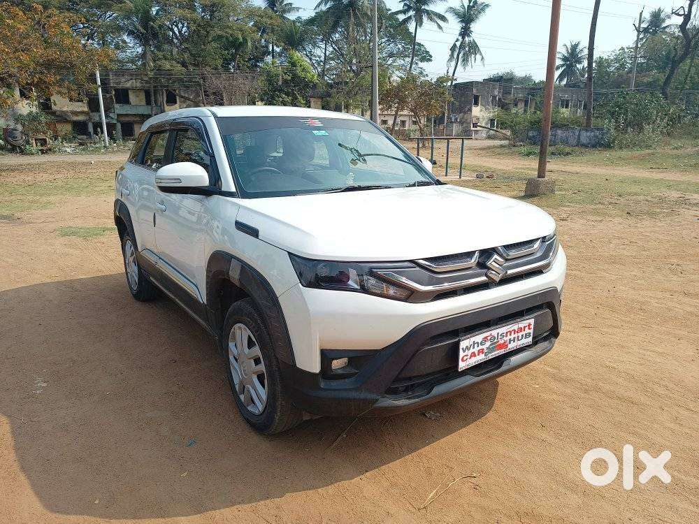 Maruti Suzuki Brezza 1.5 Lxi Smart Hybrid, 2023, Petrol