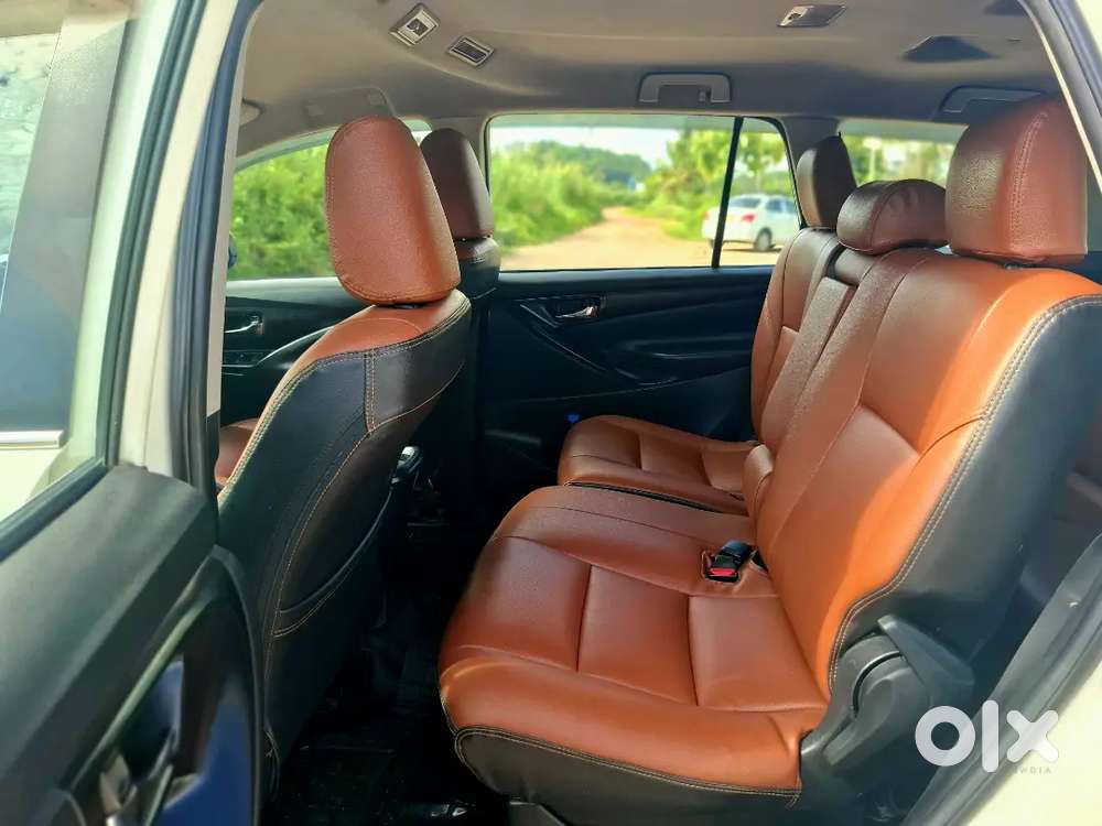 Toyota Innova Crysta Gx 2.4 Mt 8-seater /immacul