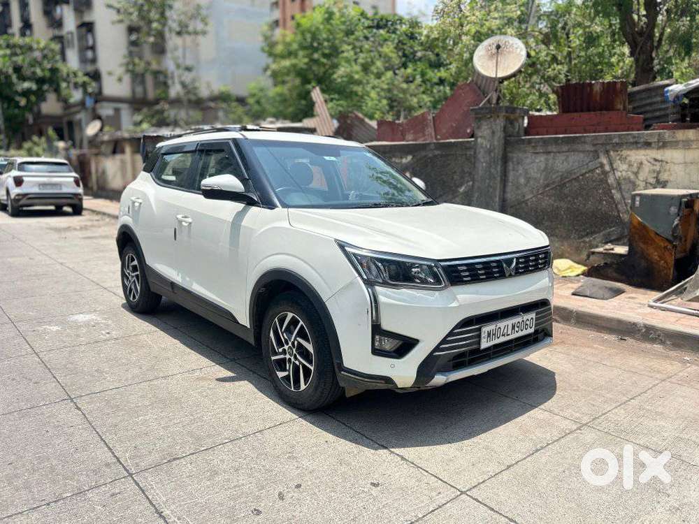 Mahindra Xuv300 1.2 W8 (o) Amt Petrol, 2023, Petrol