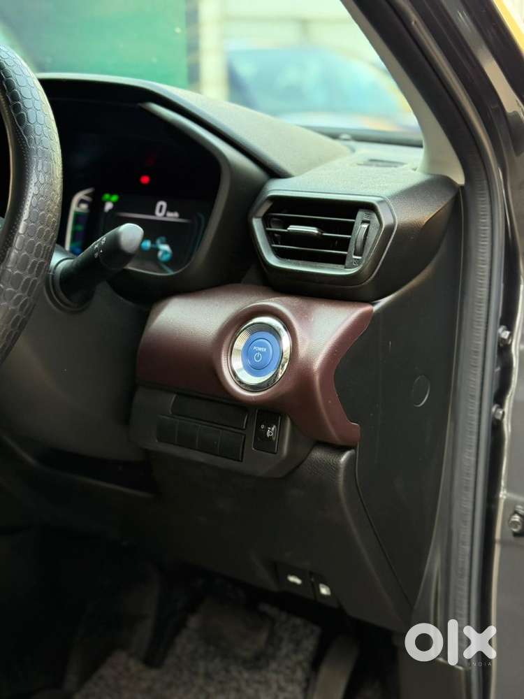 Maruti Suzuki Grand Vitara 1.5 Delta Smart Hybrid At, 2026, Petrol