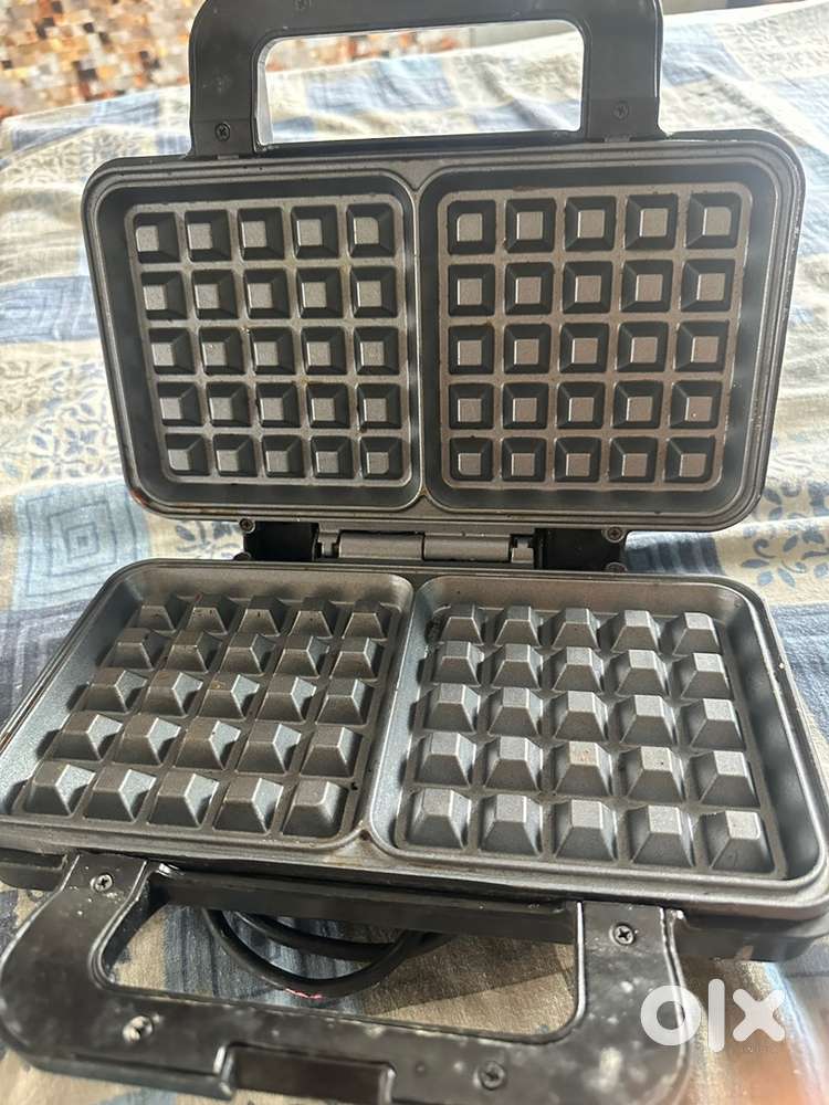 Waffle maker machine