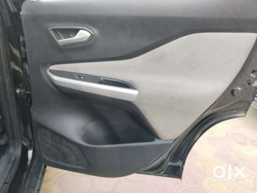 Nissan Magnite 1.0 Xv, 2022, Petrol