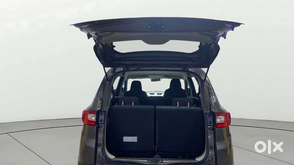 Renault Triber Rxz, 2022, Petrol