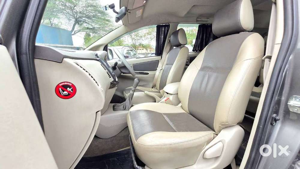 Toyota Innova 2.5 Z Diesel 7 Seater Bs Iv, 2014, Diesel