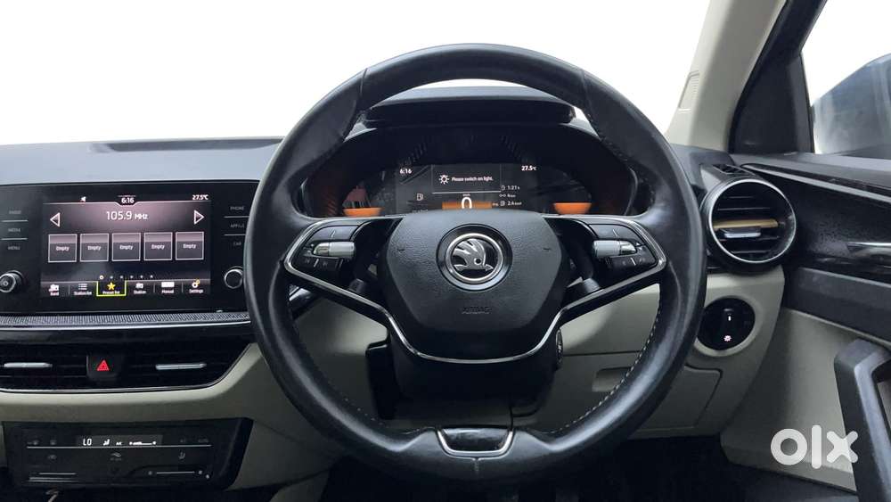 Skoda Slavia Style 1.0l Tsi Mt, 2022, Petrol