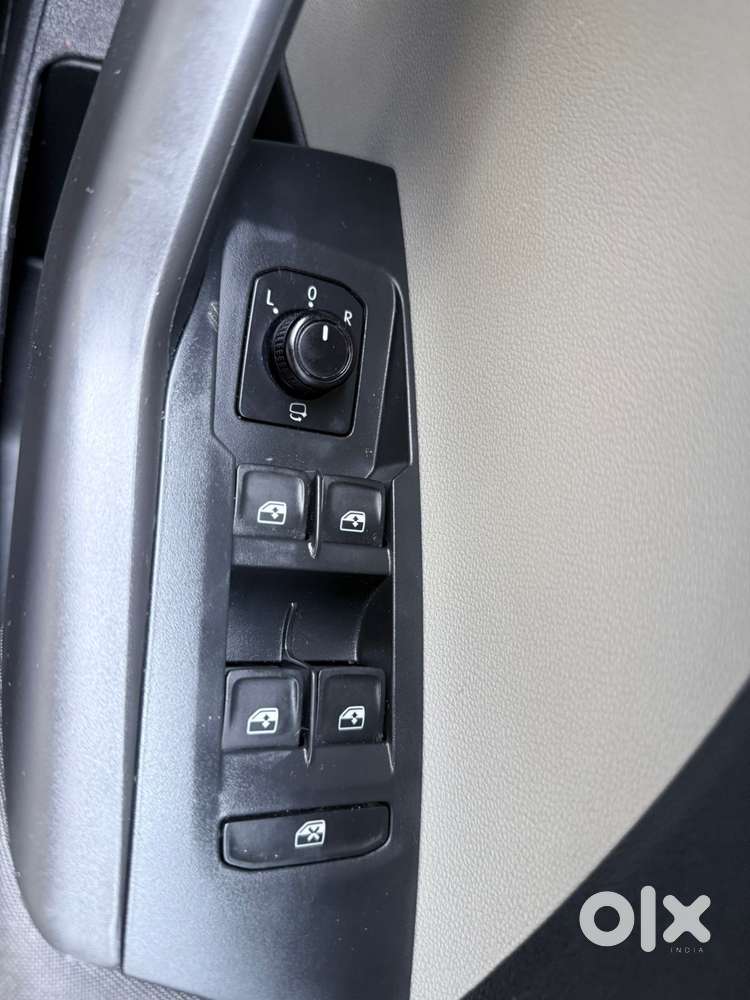 Skoda Kushaq 1.0 Tsi Ambition, 2022, Petrol